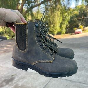 BLUNDSTONE WOMENS SIZE US 9 LACE UP BOOTS